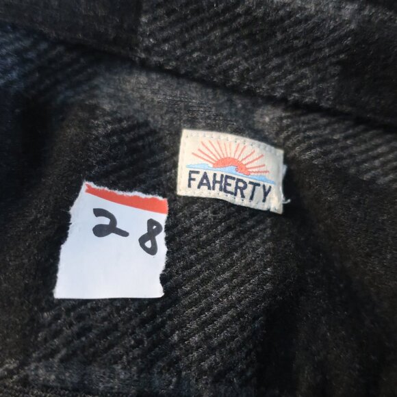 Youth Boys Faherty Black Gray Flannel Plaid Button Shirt  S - Picture 8 of 9